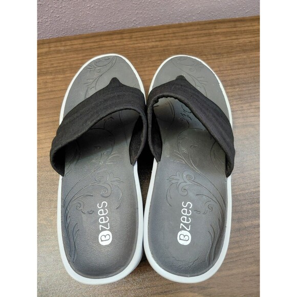 Bzees Womens Dallas Black Slip On Thong Sandals Shoes 8M Wedge - Picture 6 of 8